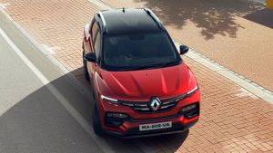 20 Kmpl माइलेज वाली इस Family SUV पर मिल रही 90 हजार की छूट! ऐसे उठाएं डिस्काउंट का लाभ