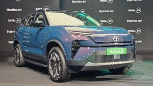 627 Km रेंज, वेंटिलेटेड सीट्स और पैनोरमिक सनरूफ; दनादन बिकेगी Tata की ये Electric SUV! बुकिंग शुरू..