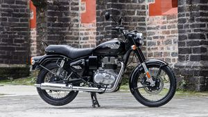 क्या 30 हजार कमाने वाले खरीद सकते हैं Royal Enfield Bullet 350? जानें मिनिमम डाउन पेमेंट और EMI का हिसाब-किताब
