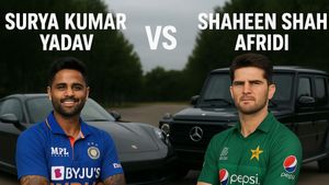 IND vs PAK: छक्के-चौके नहीं, लग्जरी कारों में भी पाकिस्तानियों से बहुत आगे हैं इंडियन क्रिकेटर्स, देखें लिस्ट