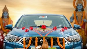 Vishwakarma Puja 2025: कैसे करें कार और बाइक की पूजा? जानें आसान विधि और शुभ मुहूर्त 
