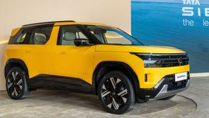 नए अवतार में लौटी Tata Sierra, ट्रिपल स्क्रीन सेटअप के साथ मिलेंगे नए डिजाइन; जानें कितनी होगी कीमत 