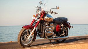 सस्ती हो गई Royal Enfield Classic की टक्कर वाली ये मोटरसाइकिल; 334cc इंजन के साथ मिलेगा दमदार परफॉर्मेंस