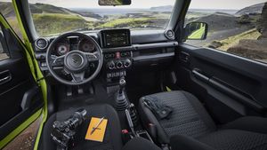 4x4 इंजन, 103bhp का पावर और 6 एयरबैग्स; Mahindra Thar को कड़ी टक्कर देती है ये ऑफ-रोड SUV, कीमत मात्र इतनी