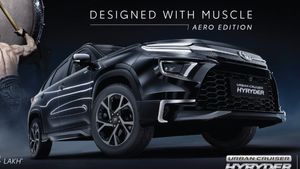 मिडिल क्लास फैमिली के लिए बेस्ट है ये Hybrid SUV; फुल टैंक में दौड़ेगी 1200 KM, सनरूफ और 6 एयरबैग से लैस 