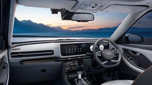 30 KM माइलेज, हाइब्रिड इंजन और लेवल-2 ADAS; नए अवतार में आ रही ये Hyundai SUV, कितनी होगी कीमत? 