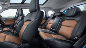 फुल टैंक में दौड़ेगी 1200 KM! मिडिल क्लास फैमिली की पसंदीदा है ये Hybrid SUV, कीमत ₹10.99 लाख 