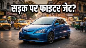 कोलकाता की सड़कों पर दिखी ये अजीबोगरीब कार, लोग बोले- 'ये तो फाइटर जेट है!'