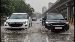 मुंबई की बारिश में फंसी गाड़ी? Hyundai Creta और Kia Seltos में से कौन है असली 'मानसून किंग'?