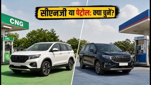 15 लाख में बेस्ट 7-सीटर: सीएनजी या पेट्रोल? जानें किसका माइलेज और सेफ्टी है आपके परिवार के लिए सही