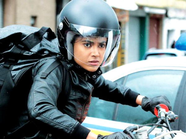 समीरा की बाइक की स्‍पीड सबसे तेज 