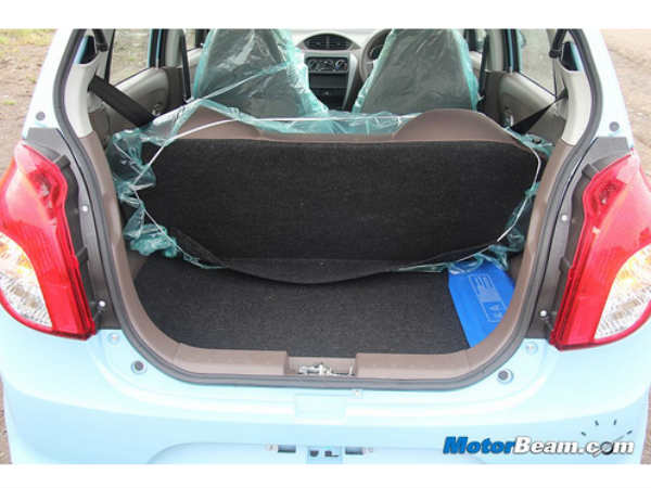 मारूति सुजुकी अल्‍टो के भीतर स्‍पेश 