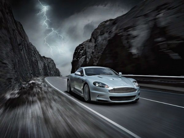 एस्‍टन मार्टिन वी12 डीबीएस 