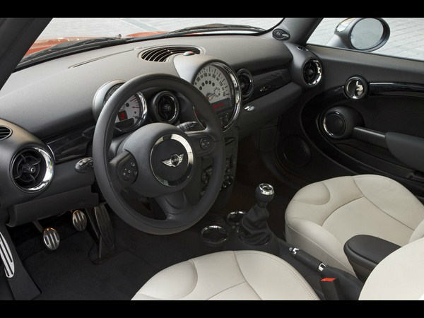 आराध्‍या का नया तोहफा: मिनी कूपर एस