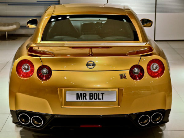 उसैन बोल्‍ट की गोल्‍ड प्‍लेटेड कार निसान जीटी-आर 
