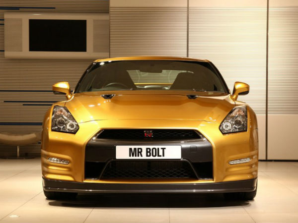 उसैन बोल्‍ट की गोल्‍ड प्‍लेटेड कार निसान जीटी-आर 