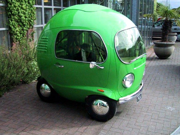 अजीबों-गरीब डिजाइन की कारें 