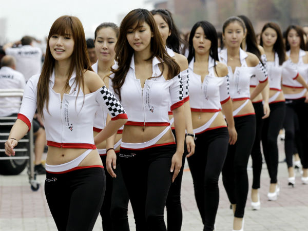 2012 एफ1 रेस की हॉट ग्रीड गर्ल्‍स 