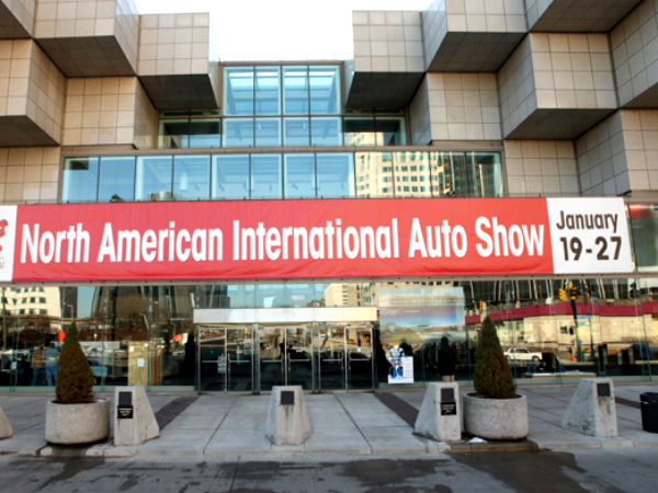 शेवरले कॉरवेट स्टिंग्रे डेट्रॉइट ऑटो शो में पेश