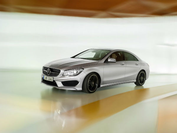 मर्सडीज बेंज सीएलए 250 पेश