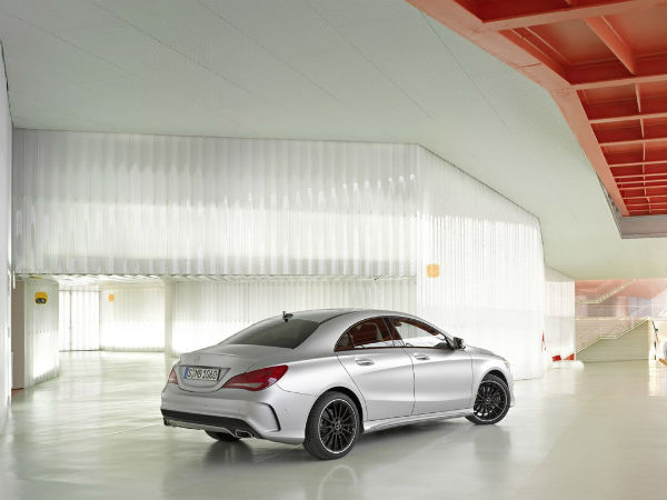 मर्सडीज बेंज सीएलए 250 पेश