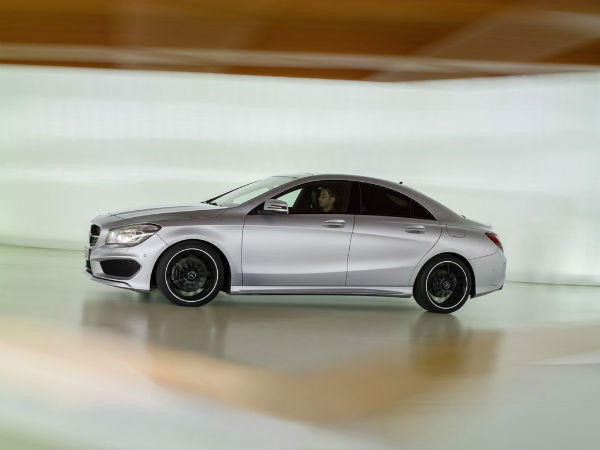 मर्सडीज बेंज सीएलए 250 पेश
