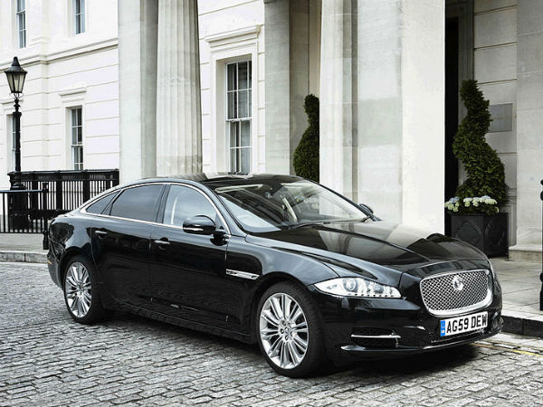 लंदन के प्रधानमंत्री की कार 