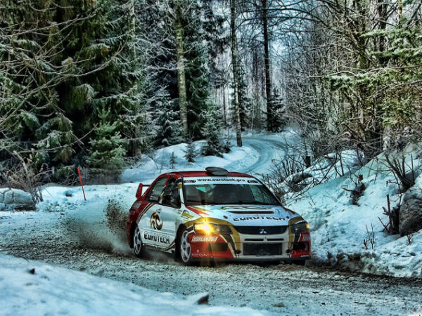 इनेसा एक कुशल रेसर और मॉडल