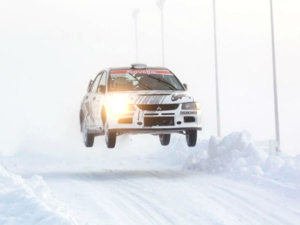 इनेसा एक कुशल रेसर और मॉडल