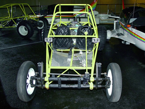 शेख ने बनाई वाहनों की अजीब दुनिया शेख ने बनाई वाहनों की अजीब दुनिया