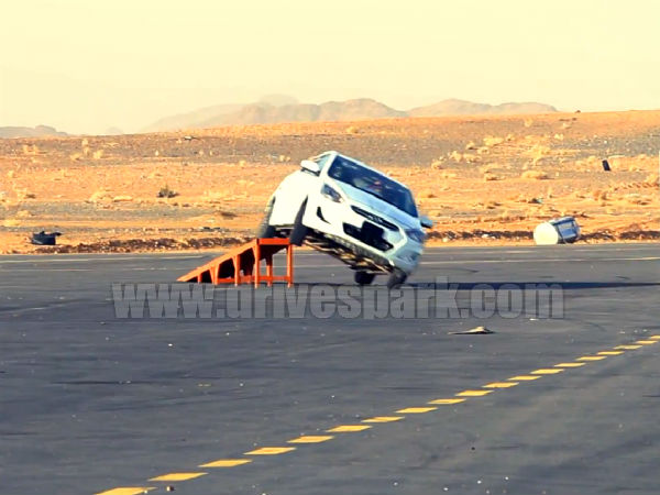 ये कार स्‍टंट आपके होश उड़ा देगा 