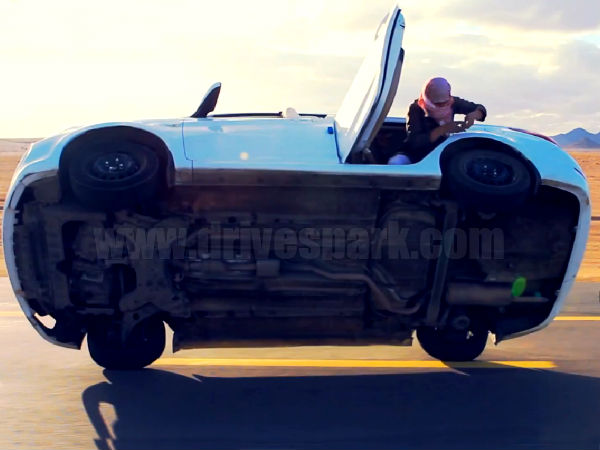 ये कार स्‍टंट आपके होश उड़ा देगा 