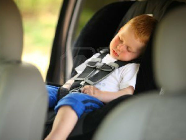बच्‍चों को कार में कैसे रखें सुरक्षित 