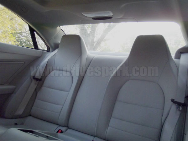 मर्सडीज बेंज ई 350 कूपे एक शानदार लग्‍जरी अहसास 