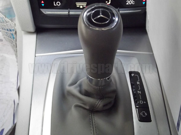 मर्सडीज बेंज ई 350 कूपे एक शानदार लग्‍जरी अहसास 