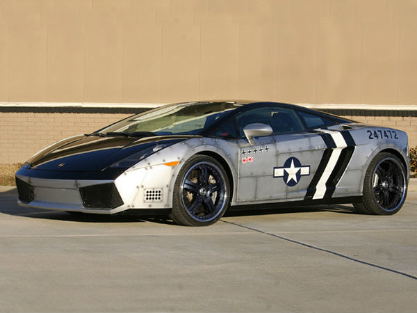 फाइटर जेट जैसी बनी इन कारों को देख हैरान हो जायेंगे 