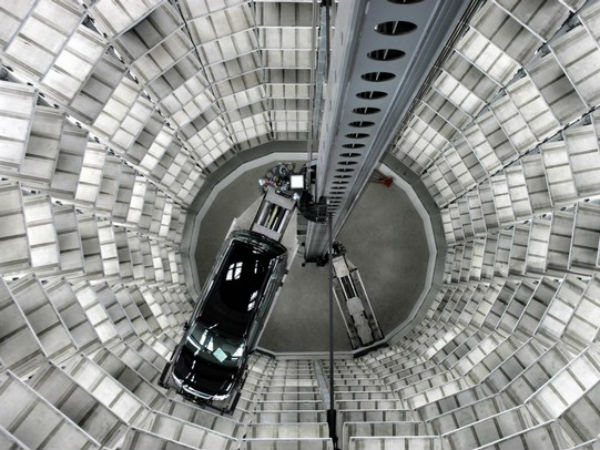 इस कार पार्किंग टॉवर को देख आपके होश उड़ जायेंगे इस कार पार्किंग टॉवर को देख आपके होश उड़ जायेंगे