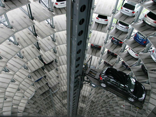 इस कार पार्किंग टॉवर को देख आपके होश उड़ जायेंगे इस कार पार्किंग टॉवर को देख आपके होश उड़ जायेंगे