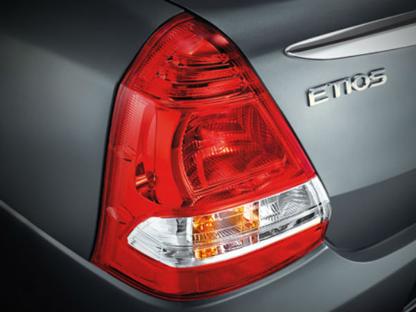 टोयोटा ने पेश किया इटिओस और लीवा का नया अवतार 