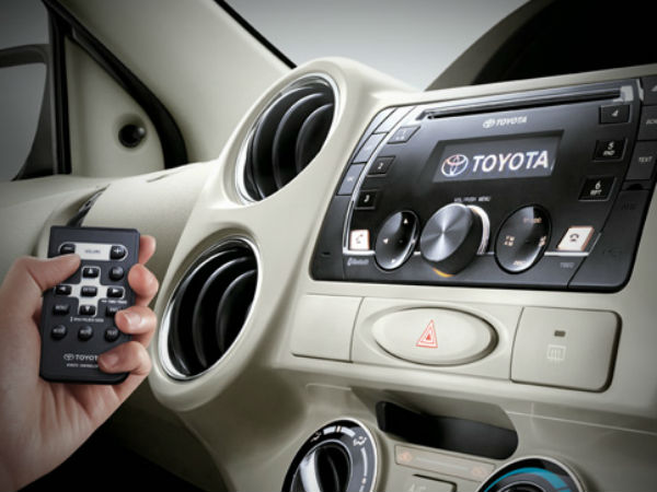 टोयोटा ने पेश किया इटिओस और लीवा का नया अवतार 