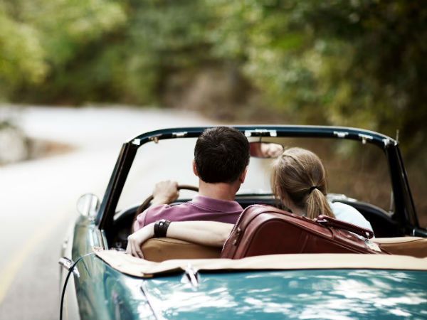 कार पूलिंग करें और पेट्रोल की चिंता से मुक्ति पायें 