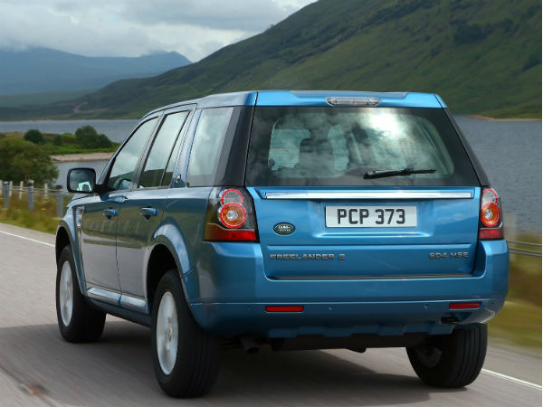 लैंडरोवर फ्रीलैंडर 2 हुआ पेश 