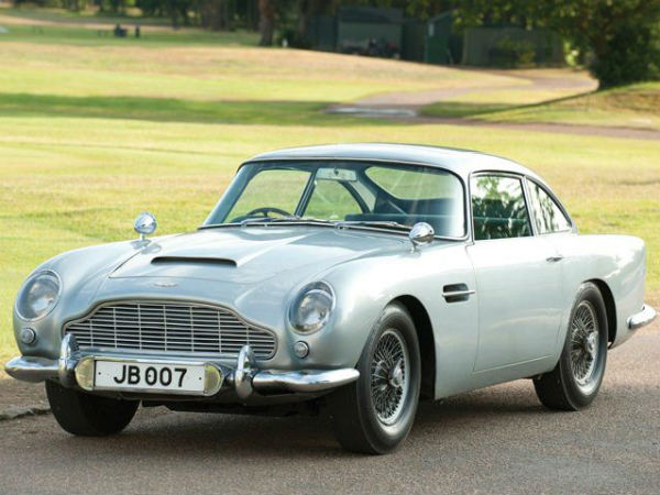 हॉलीवुड फिल्‍मों की टॉप 5 कारें 