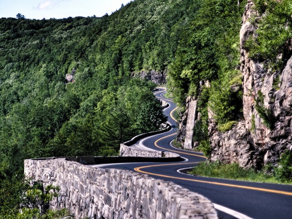 दुनिया के खतरनाक सड़कें और पुल जिन्‍हें देख दंग रह जायेंगे 