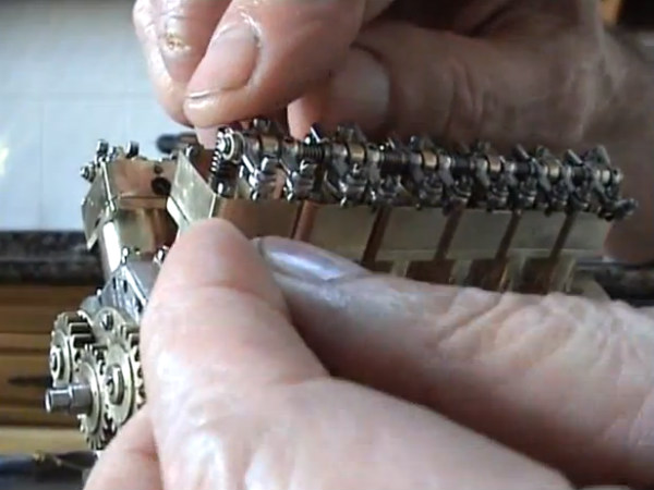 दुनिया का सबसे छोटा इंजन दुनिया का सबसे छोटा इंजन