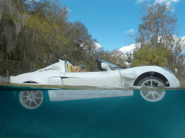 जमीन तो जमीन, पानी के भीतर भी चलती है यह कार 