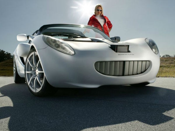 जमीन तो जमीन, पानी के भीतर भी चलती है यह कार 