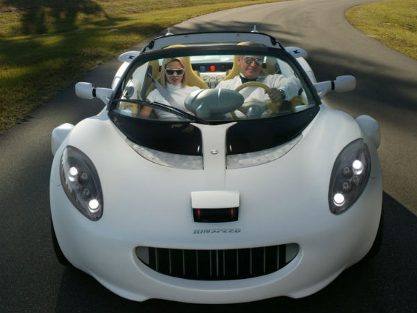 जमीन तो जमीन, पानी के भीतर भी चलती है यह कार 