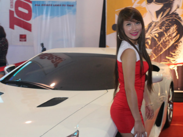 मनीला इंटरनेशनल ऑटो शो की हॉट बेब्‍स 
