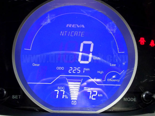 टेस्‍ट ड्राइव रिव्‍यू • महिन्‍द्रा रीवा ई2ओ फ्यूचर मोबिलिटी